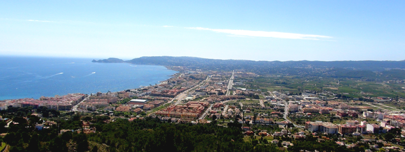 Blick von der Verlängerung des Montgó auf die Stadt Javea.